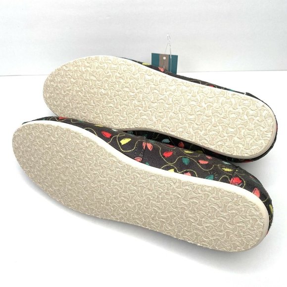 TOMS Christmas Women’s Forged Iron Tree Lights Print Holiday Flat Shoes Size 6.5 - Picture 3 of 5